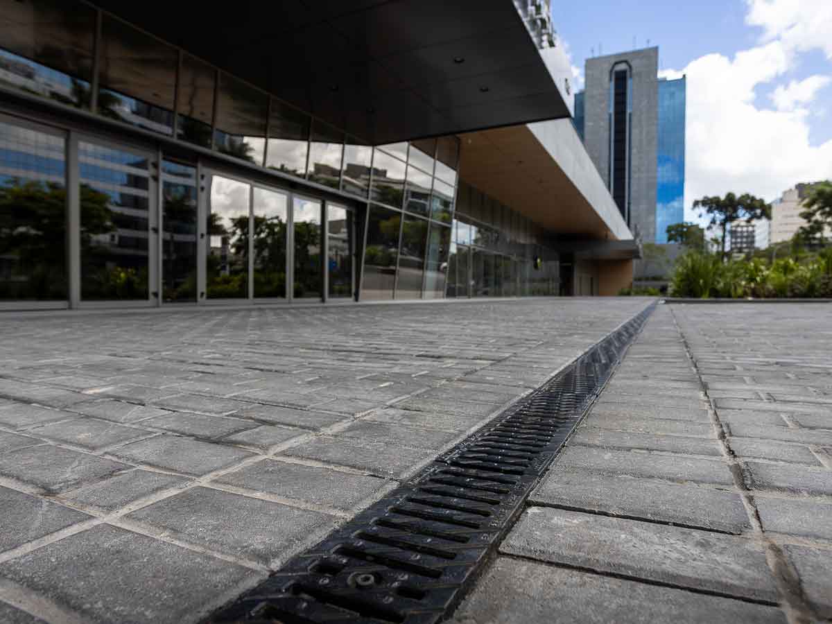Effiziente Entwässerung in einem Einkaufszentrum in Brasilien