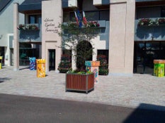 Foto 1 des Projekts ULMA-Entwässerungsrinnen in der Stadtverwaltung von Ballan-Miré