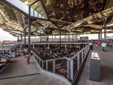 Foto 1 des Projekts ULMA-Entwässerungsrinnen im Mercat dels Encants in Barcelona