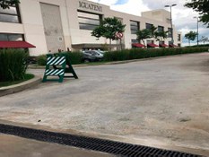 Foto 1 des Projekts ULMA-Entwässerungsrinnen im Einkaufszentrum IGUATEMI in Brasilien