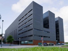 Foto 1 des Projekts Hinterlüftete Fassade von ULMA bei der Sanierung des Miribilla