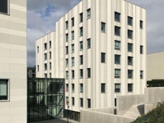 Foto 2 des Projekts Hinterlüftete Fassaden von ULMA am Studentenwohnheim