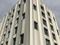 Foto 4 des Projekts Hinterlüftete Fassaden von ULMA am Studentenwohnheim