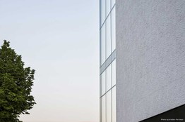 Foto 1 des Projekts Die Fassade einer Bibliothek mit Papiertextur