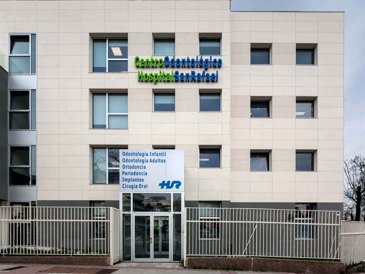 Ausführung der hinterlüfteten Fassade in Rekordzeit. Ausführung der hinterlüfteten Fassade in Rekordzeit.