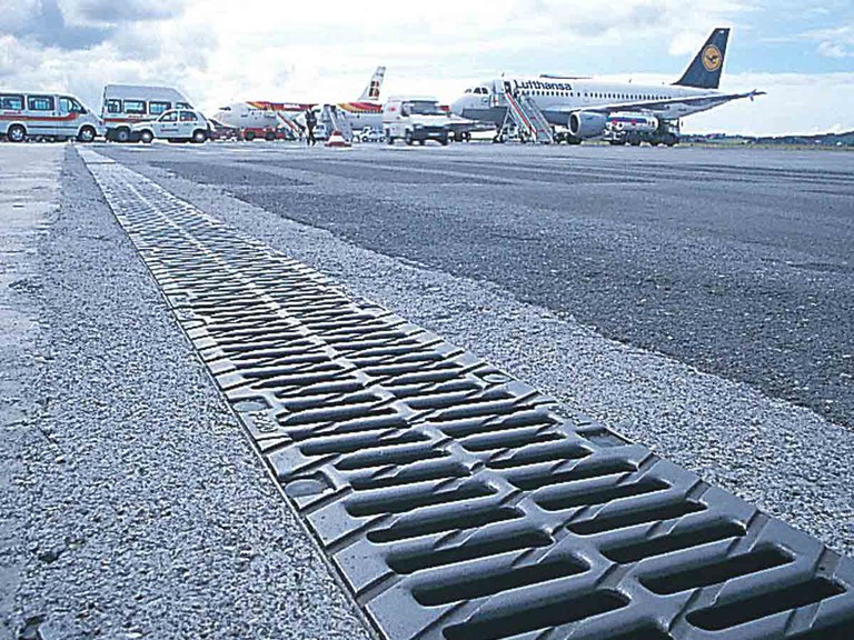 Barajas Airport in Madrid with ULMA drainage solutions