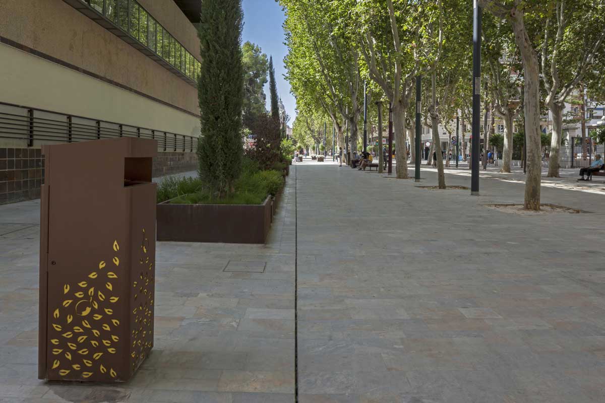 Photo #2 of project ULMA concealed drainage in the pedestrianisation of Murcia city centre