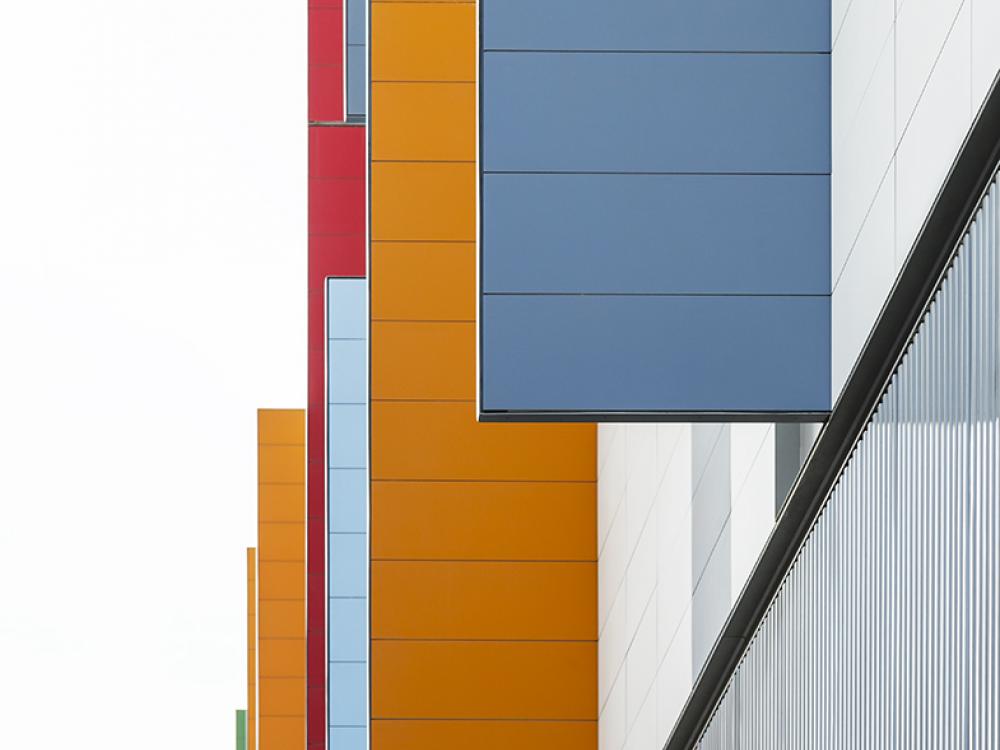 Colourful and energetically efficient police station has an ULMA ventilated facade