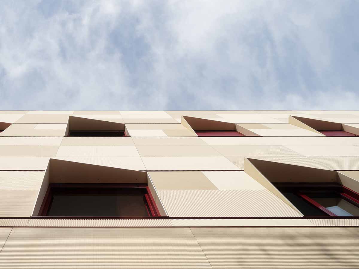 Optical effect on Santa María de la Paz Facade System