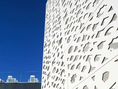 Photo #3 of project ULMA facade cladding system at the Gourmet Market in Seville