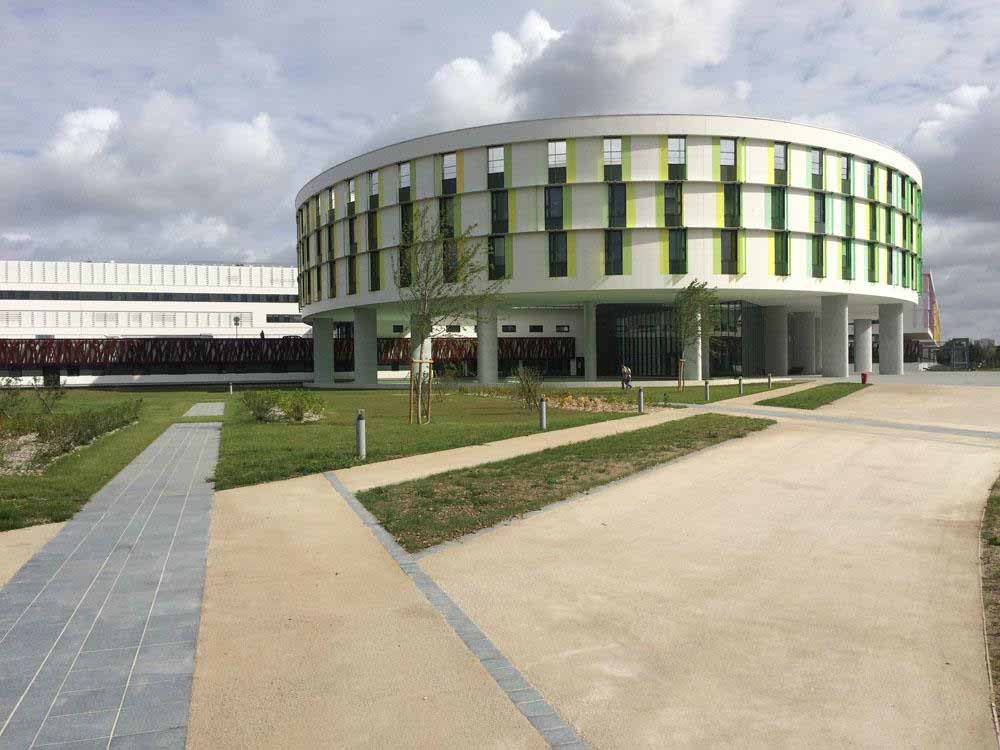 ULMA trench drains at the Orleans Hospital in FRANCE