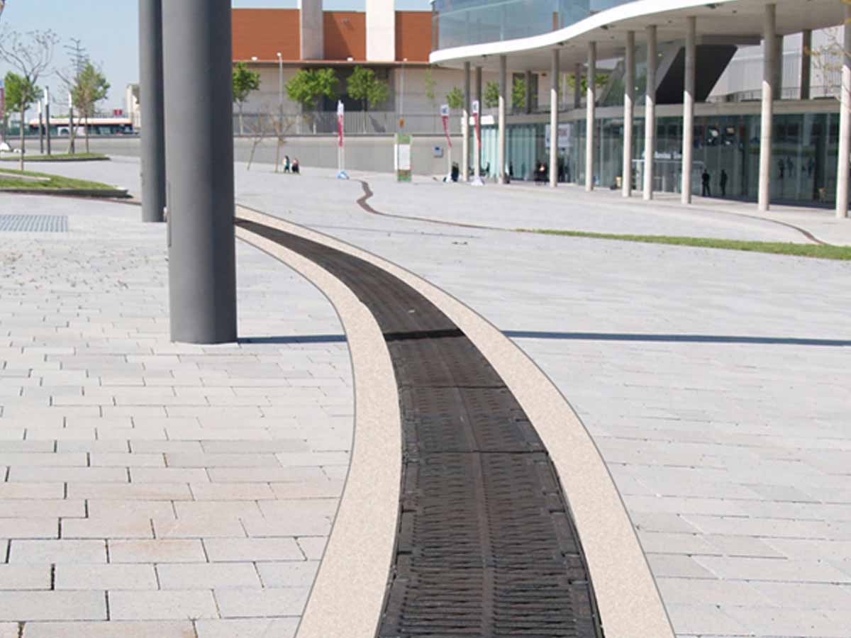 First Polymer Concrete channel with built-in 2.5% slope on the market First Polymer Concrete channel with built-in 2.5% slope on the market