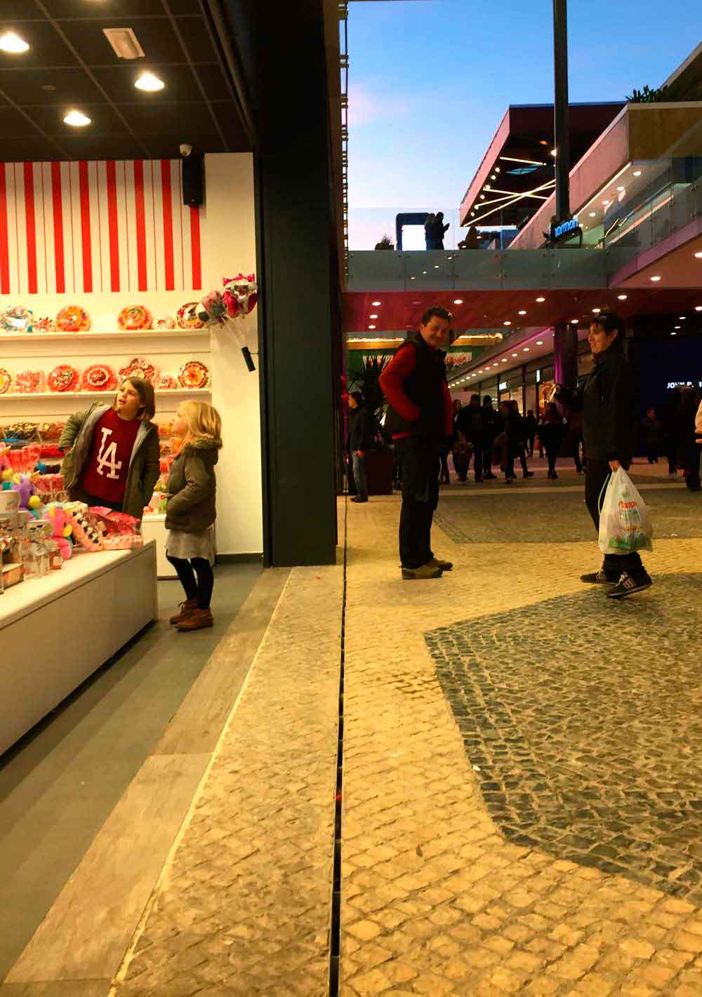 Photo #2 of project Finestrelles: an innovative shopping experience