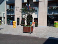 Photo #1 of project Single-slote grating in the Ballan-Miré Town hall - France