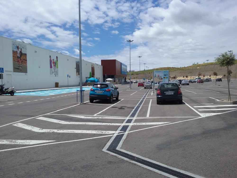 MultiV+ drainage channels in DECATHLON'S one hundredth store