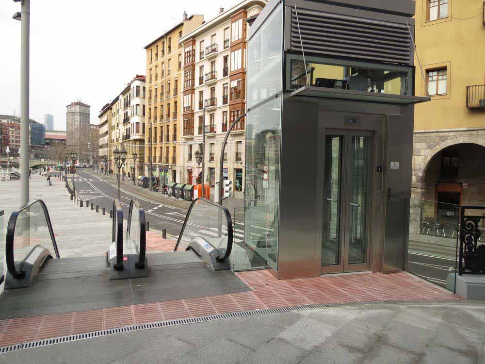 ULMA's drainage channels at the Ribera Market in Bilbao- North Spain