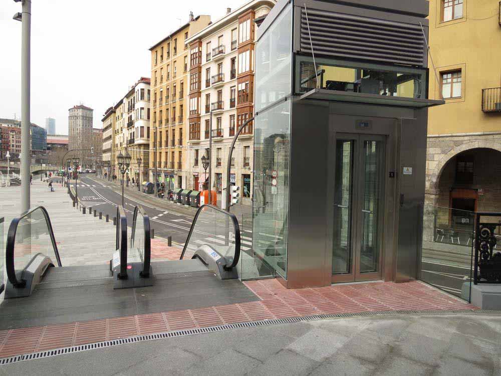 ULMA's drainage channels at the Ribera Market in Bilbao
