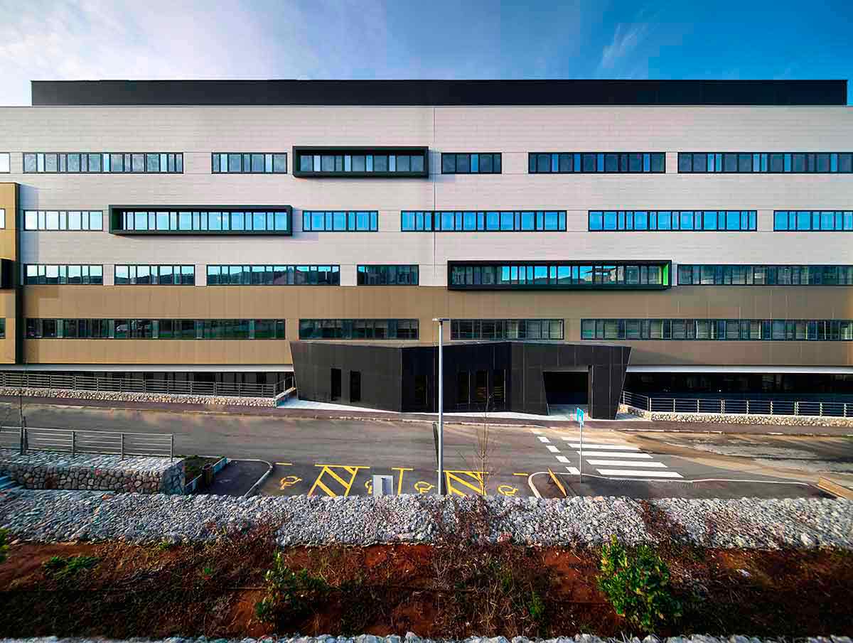 Breathing Life: Facade cladding in hospital design