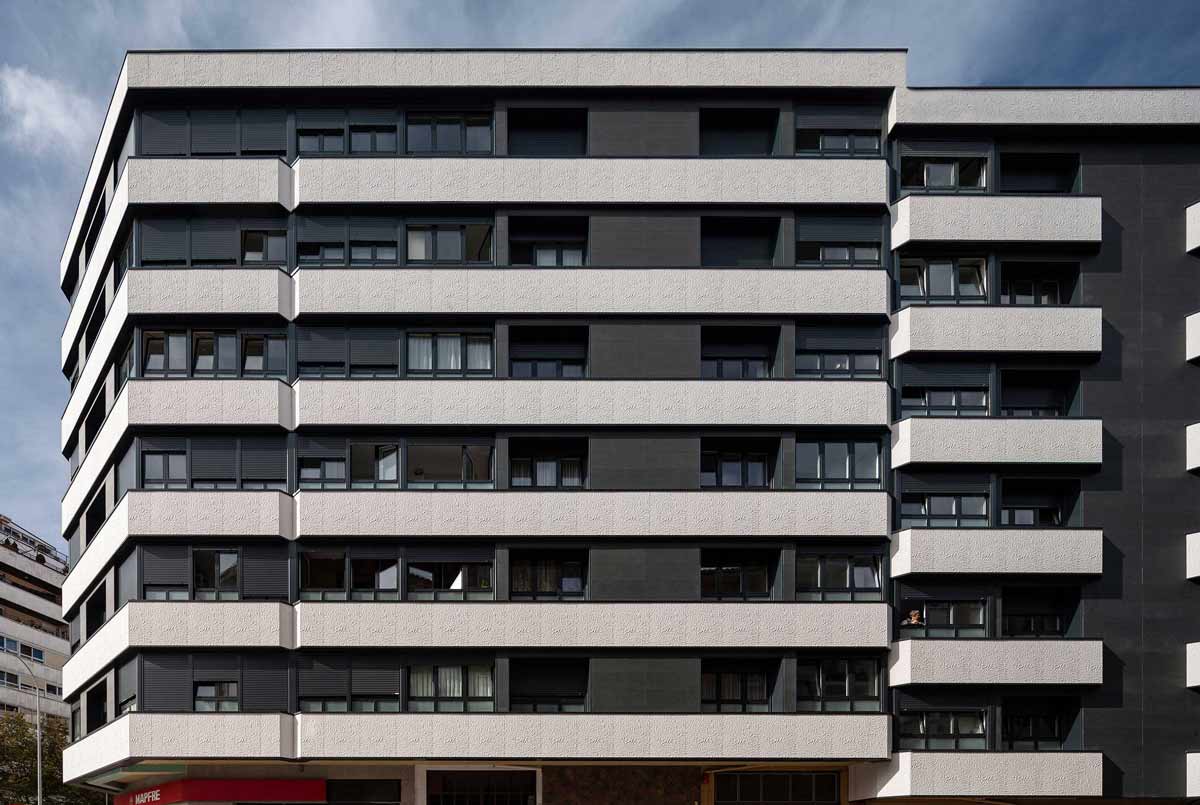 Photo #2 of project Did you know that you can rise the value renovating a facade?
