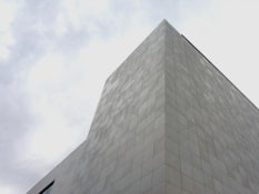 Photo #7 of project Shopping complex in Sao Paulo, built with ULMA's ventilated facade