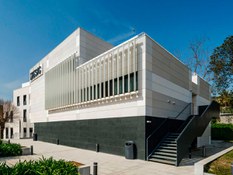 Photo #4 of project Living facades with “sunglasses”