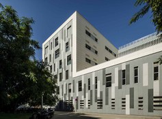 Photo #6 of project Numancia Hospital, wiht vertical and horizontal facade system