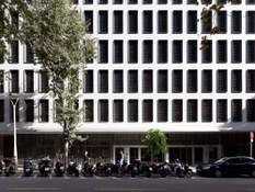 Photo #2 of project Restoration using ULMA ventilated facade in Barcelona