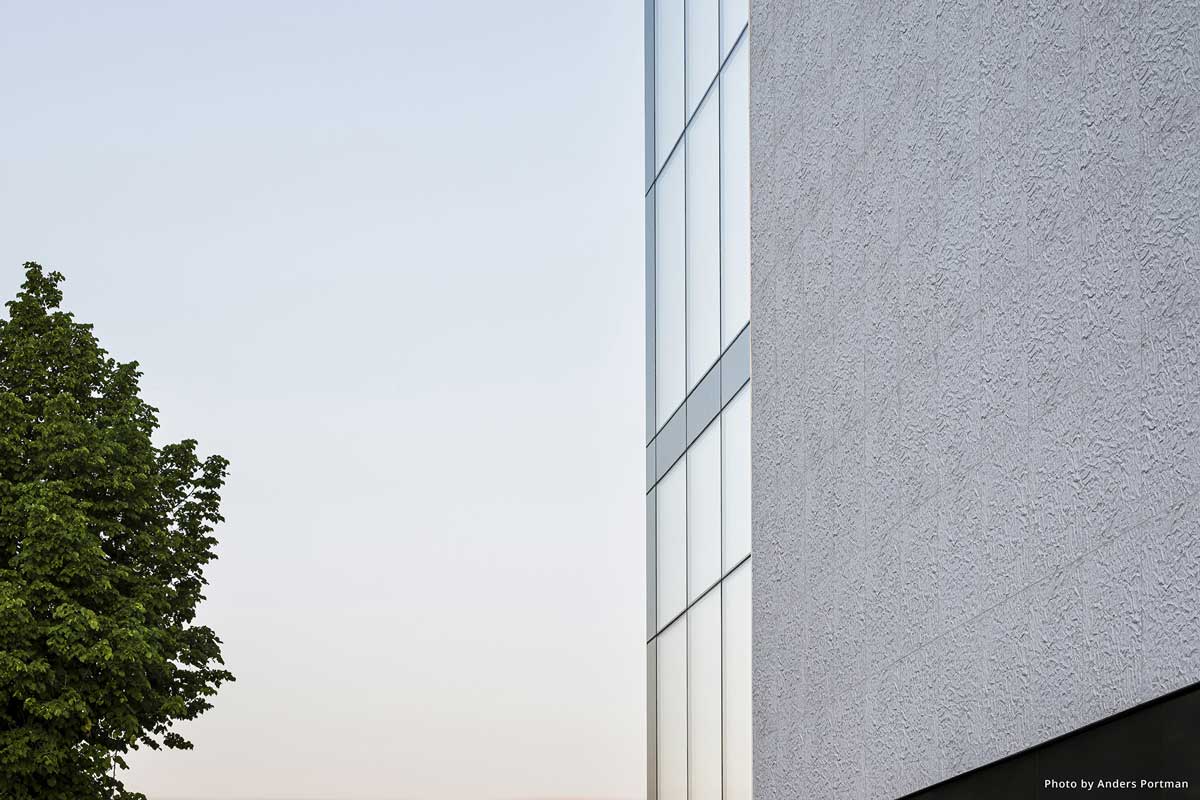 Photo #1 of project What better than a paper-like texture for a library's facade