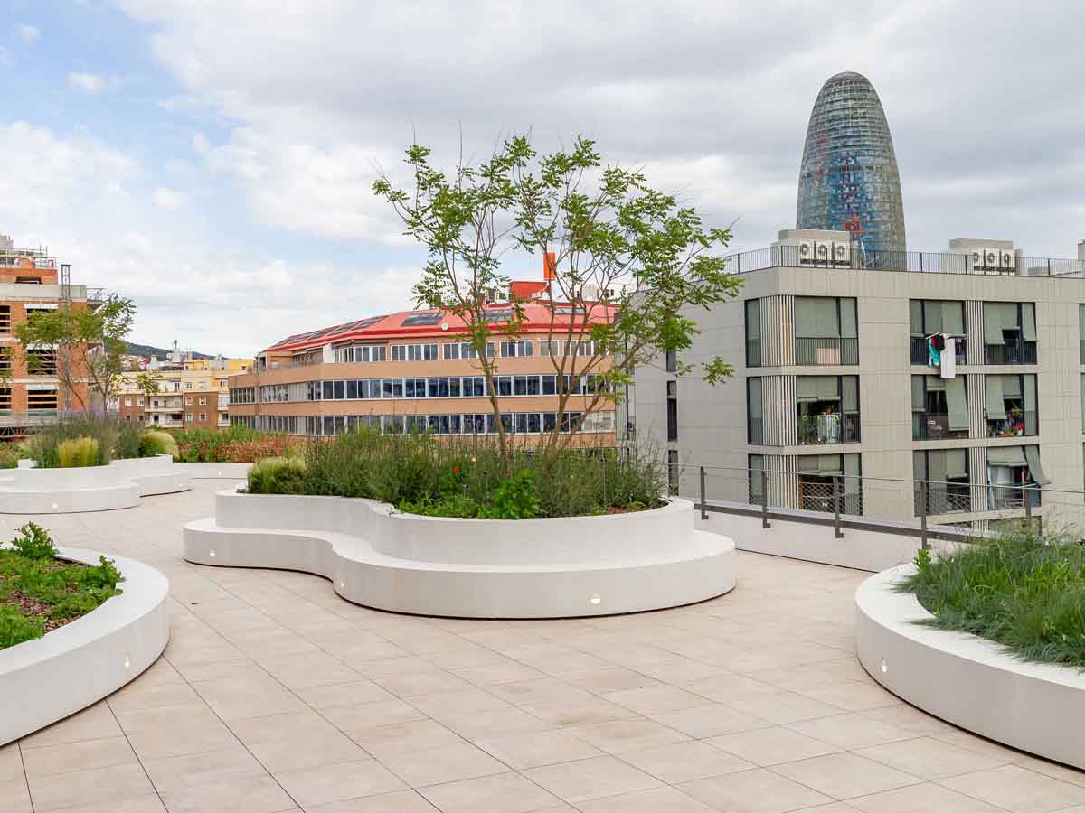 Architecture that promotes relationships between people Architecture that promotes relationships between people