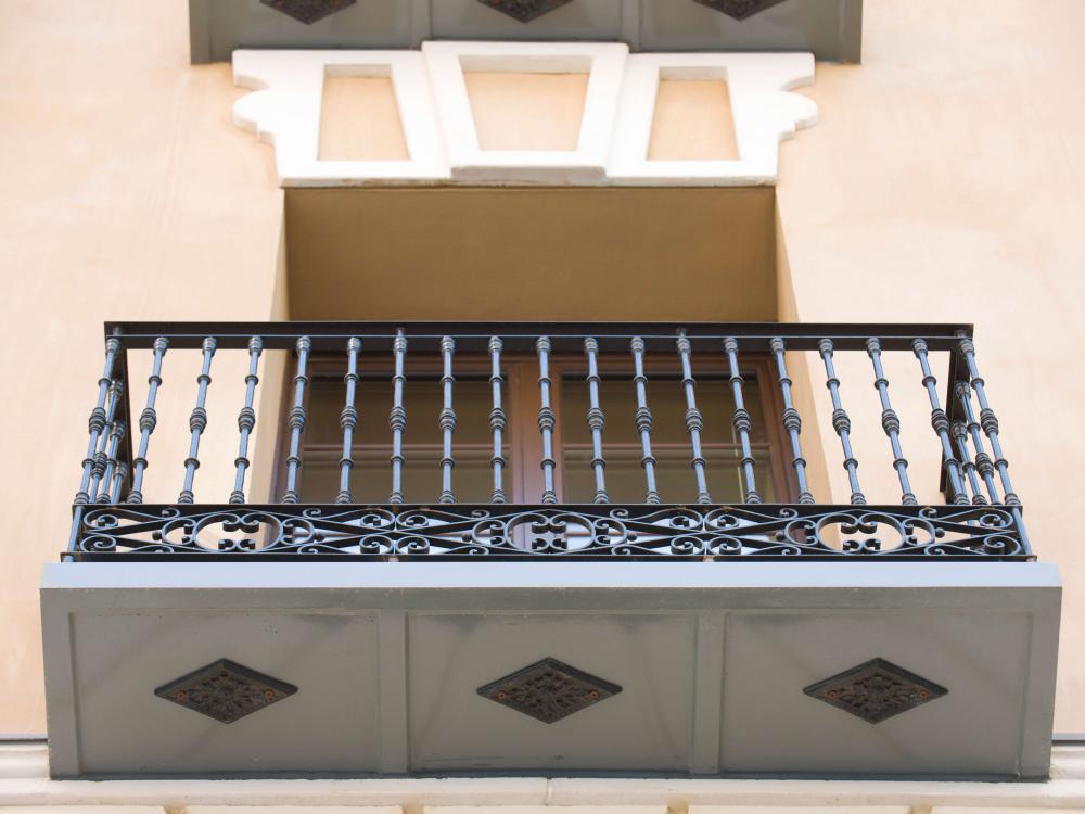 Photo #4 of project Special balcony piece for an emblematic facade in Valladolid