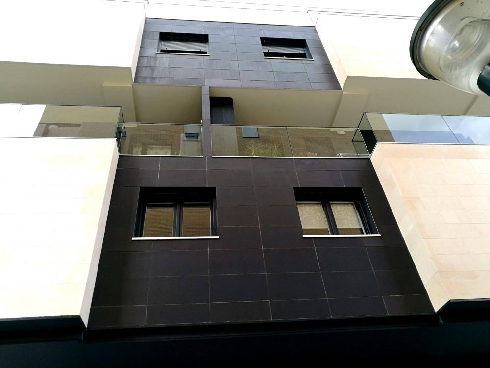Photo #2 of project ULMA architectural precast on the Aire building in Gijon