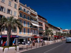 Foto 1 del proyecto Canales de drenaje en el emblemático muelle de Cannes