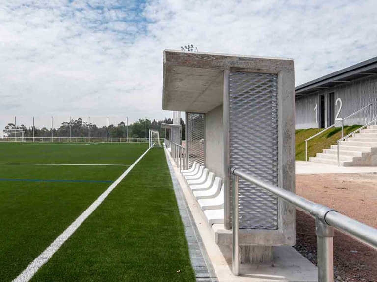 Canales de drenaje especiales para campos de fútbol