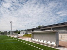 Foto 2 del proyecto Canales de drenaje especiales para campos de fútbol