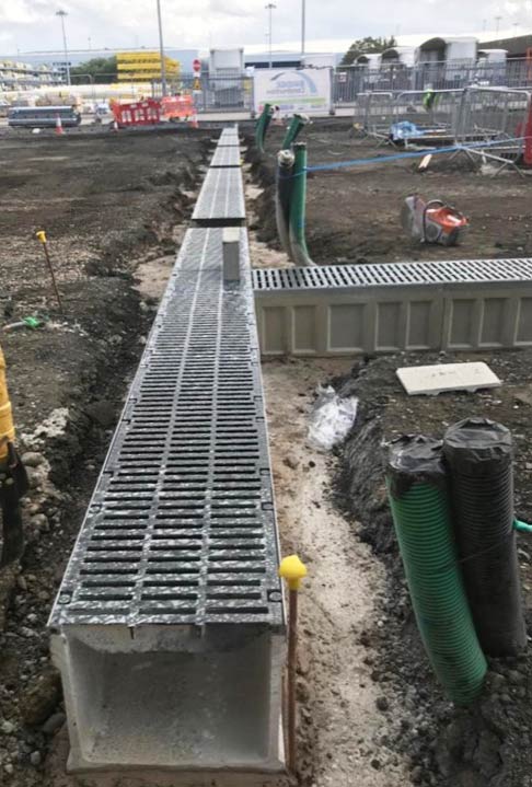 Foto 9 del proyecto Canales de drenaje ULMA para estaciones de servicio