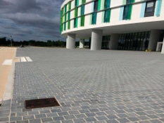 Foto 1 del proyecto Canales ULMA en el hospital de Orleans en Francia