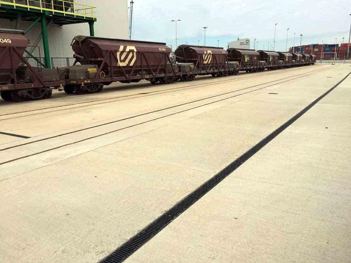 Drenaje ULMA en la nueva terminal en el puerto de Barcelona