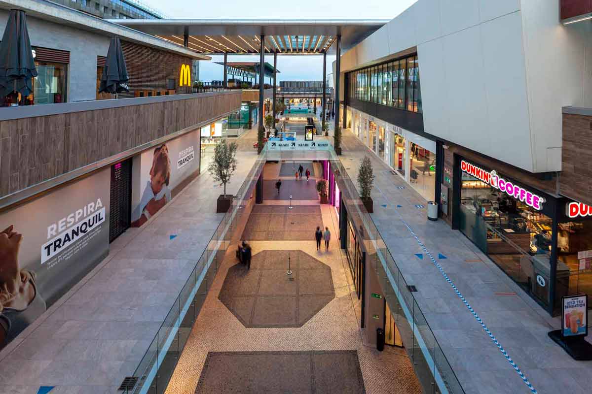 Foto 2 del proyecto Finestrelles: un centro comercial diferente con drenaje ULMA