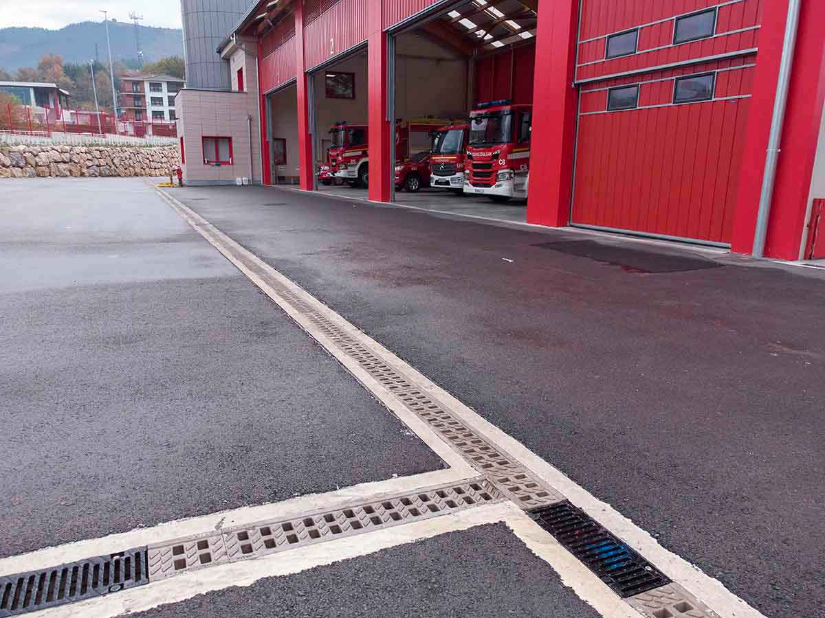 Drenaje pluvial adecuado en parques de bomberos