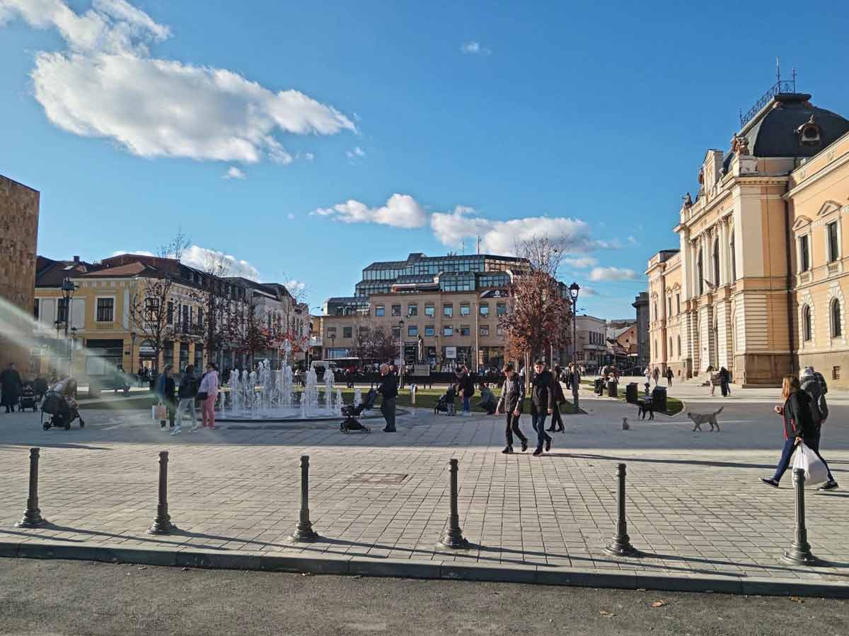 Laberintos subterráneos y drenaje eficiente para plazas Laberintos subterráneos y drenaje eficiente para plazas
