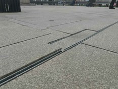 Foto 3 del proyecto Laberintos subterráneos y drenaje eficiente para plazas