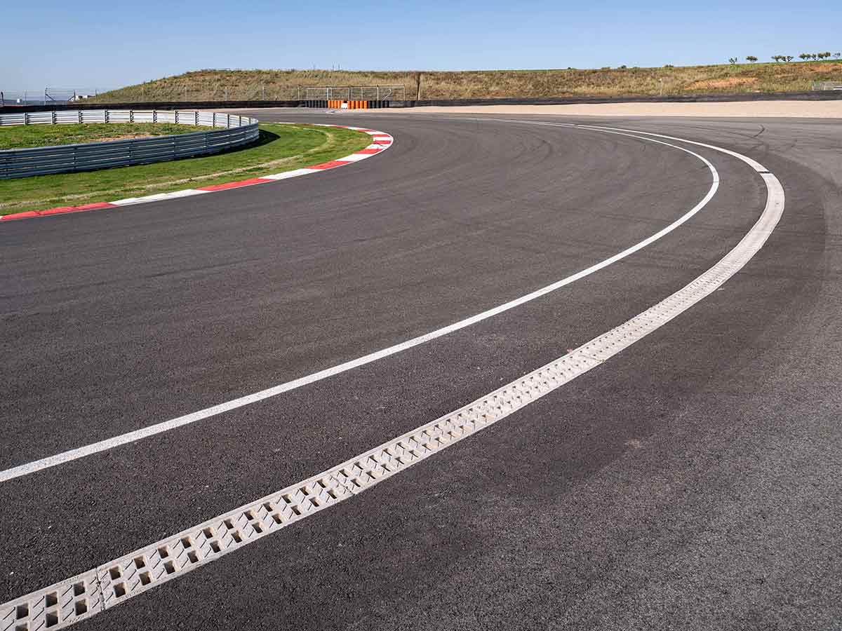Foto 3 del proyecto Velocidad y seguridad en el renovado Circuito de automovilismo