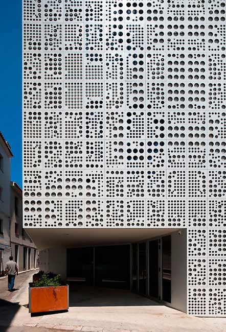 Foto 6 del proyecto Edificio socio cultural CA L´ANITA