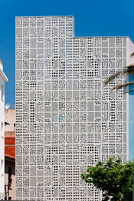 Foto 8 del proyecto Edificio socio cultural CA L´ANITA