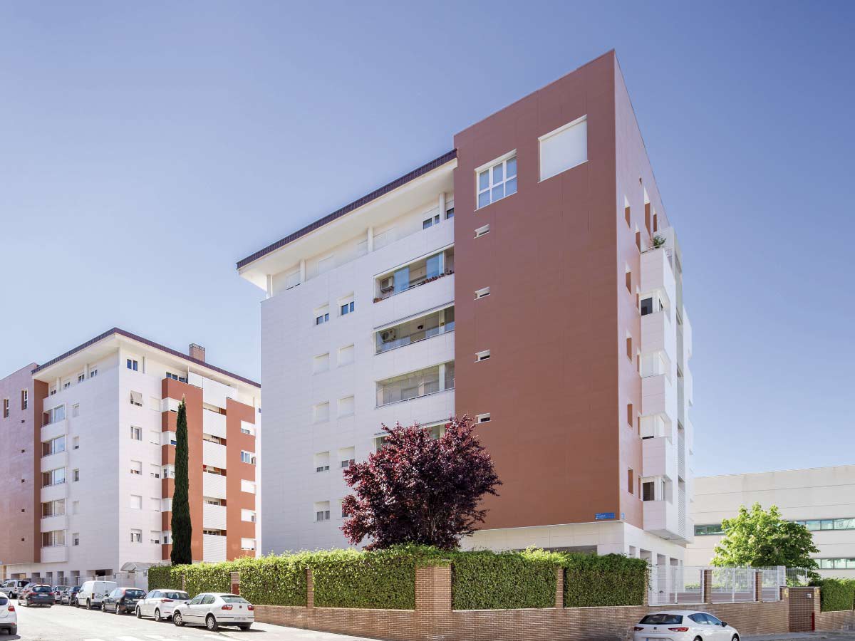 Ahorro energético y estética rehabilitando con Fachada Ventilada ULMA