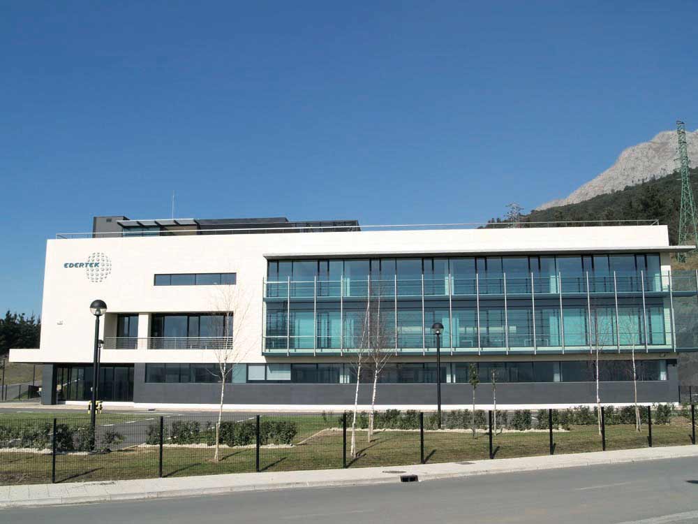 Foto 6 del proyecto Fachada Ventilada con Textura Pure Pizarrosa en edificio EDERTEK