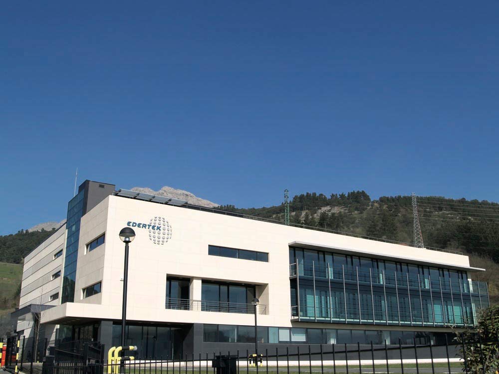 Foto 4 del proyecto Fachada Ventilada con Textura Pure Pizarrosa en edificio EDERTEK