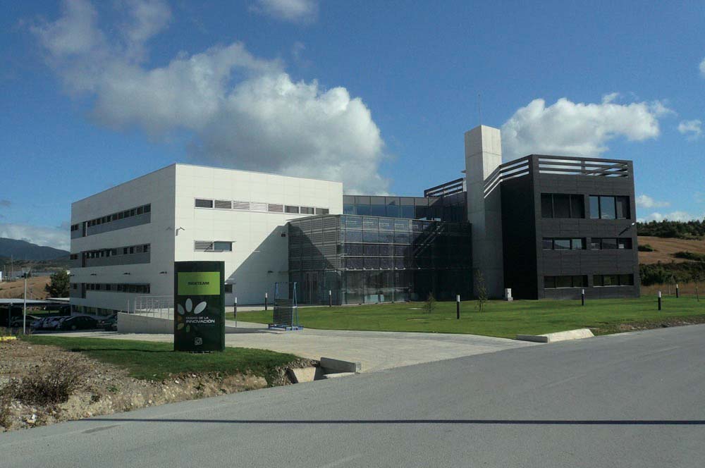 Foto 2 del proyecto Fachada Blanca para el Edificio INGETEAM en Navarra
