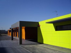 Foto 1 del proyecto Fachada Ventilada de vivos colores en la Guardería HENRIKE KNORR