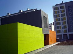 Foto 2 del proyecto Fachada Ventilada de vivos colores en la Guardería HENRIKE KNORR